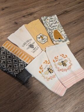 Bee Themed Tea Towel Set (6 Towels)